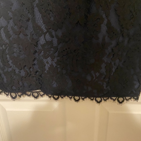 Lovely Navy Silk Black Lace Brooks Brothers Sleeveless Sheath Dress Size 6 - Picture 12 of 15